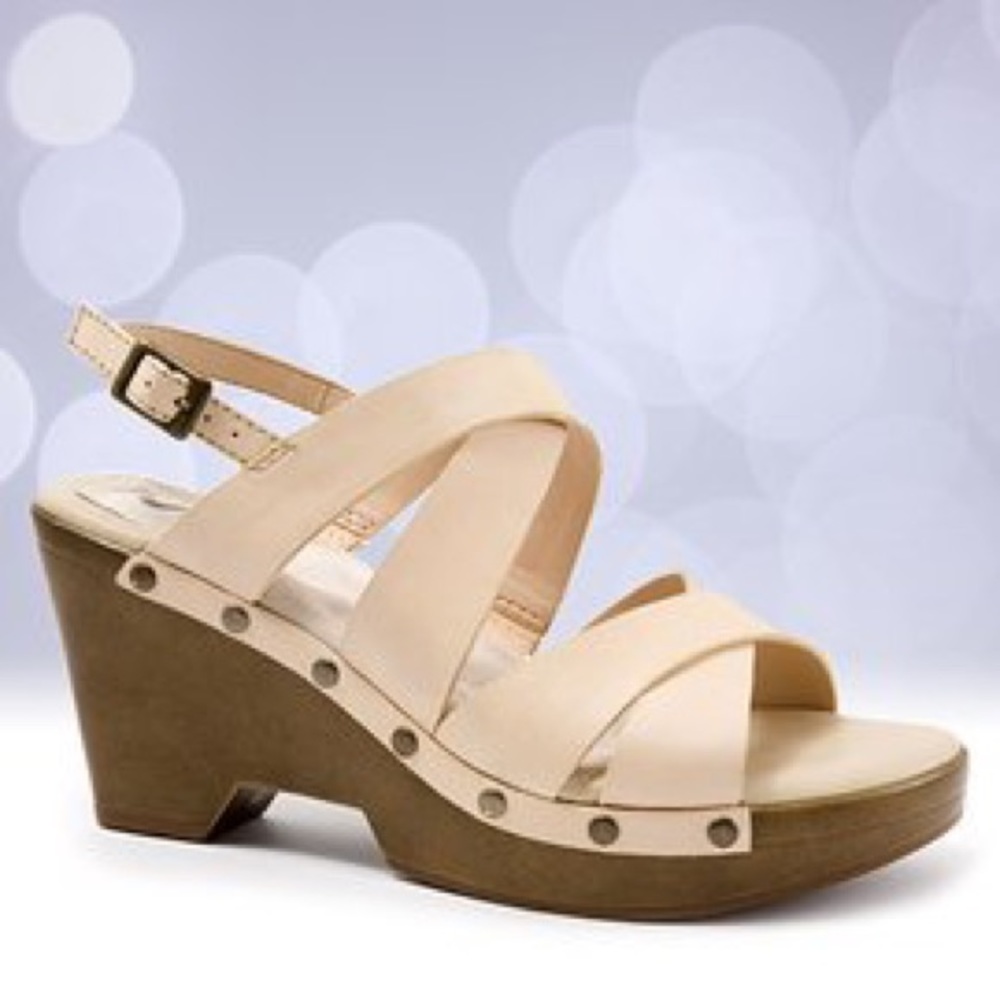 Softwalk platform sandals never worn beige 8.5